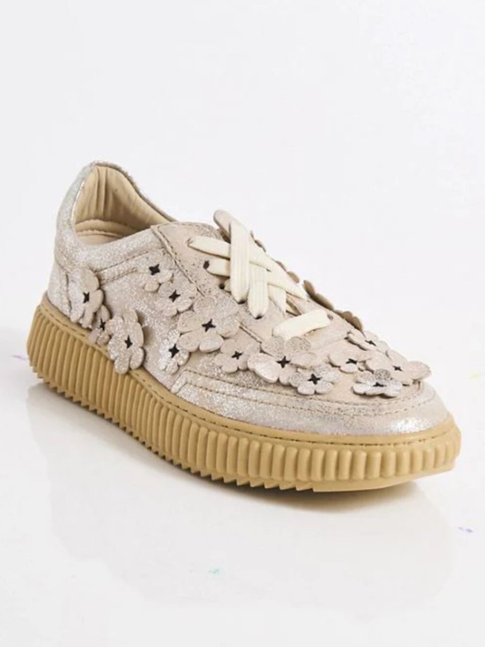 NEW Free People Wallflower Wimberly Sneakers in Champagne Metallic 7.5 - Picture 2 of 9